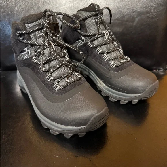 Merrell Women's Thermo Chill 2 Mid Waterproof black boot size 7.5 - Picture 1 of 6